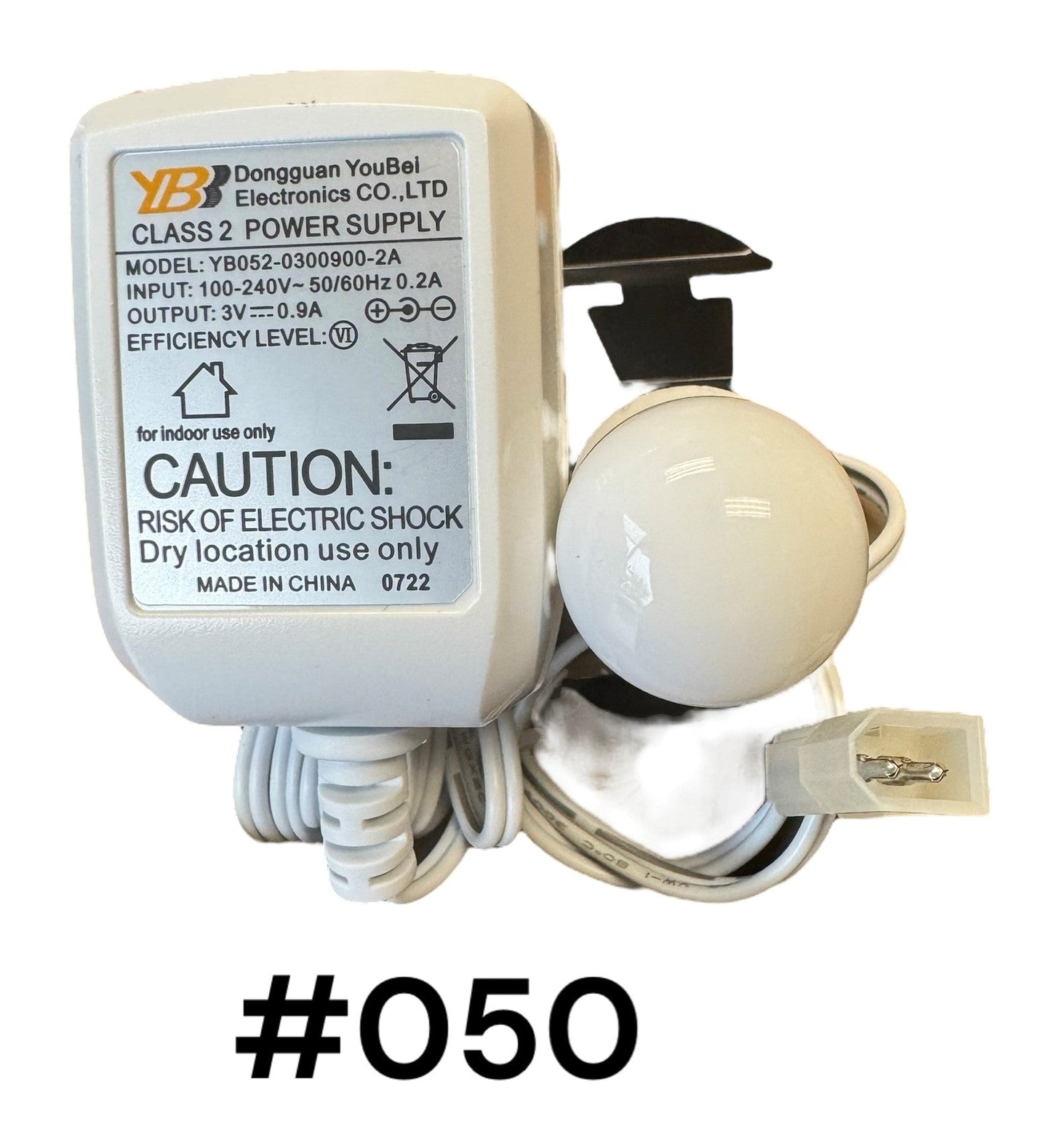 Replacement Adapter 3V DC 900mA w/bulb and white female aux clip
